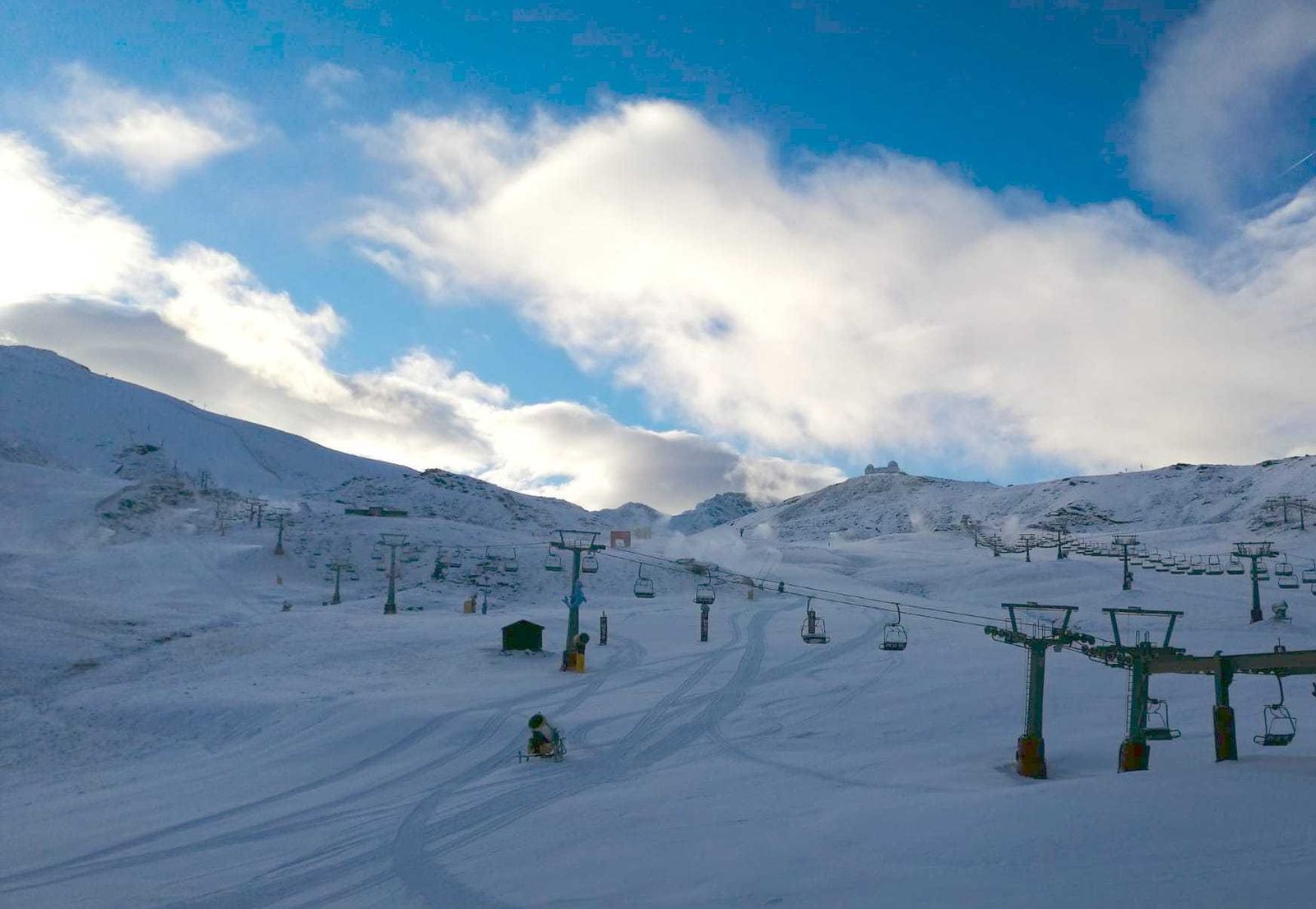 Granada compra 13.000 acciones de Cetursa para blindarla de una posible "privatización"