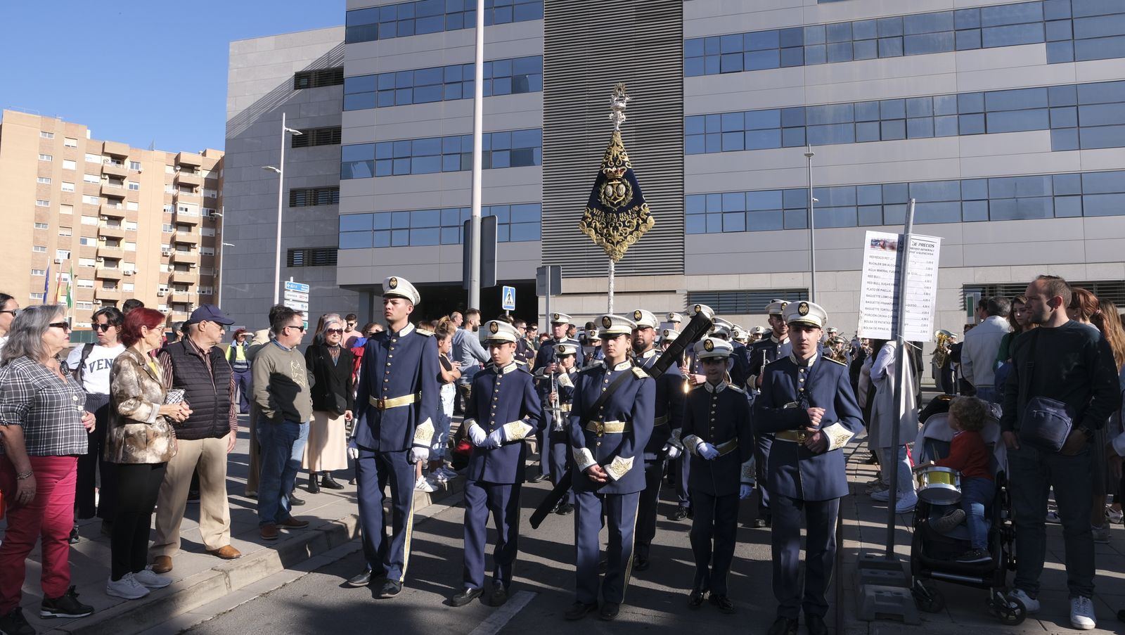 Procesión de Jesucristo Resucitado en Almería, en imágenes