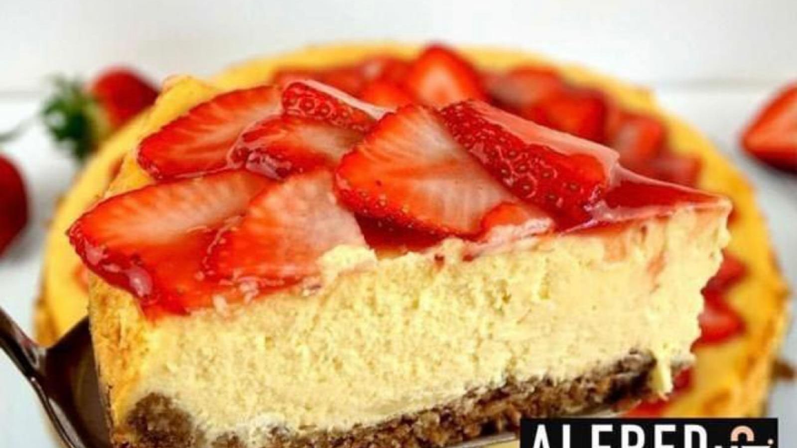 Tarta de queso con fresas al palo cotao, de Alfredo Carrasco.