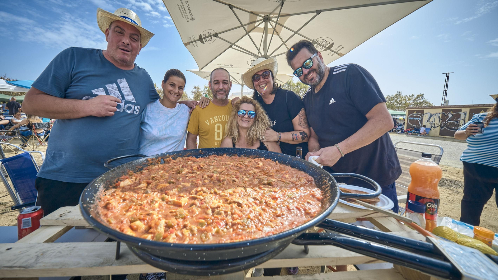 Concurso de paellas en Las Canteras.