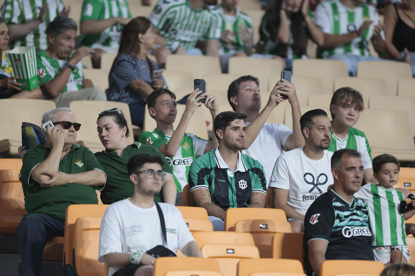 Búscate en las fotos del Betis - Real Sociedad