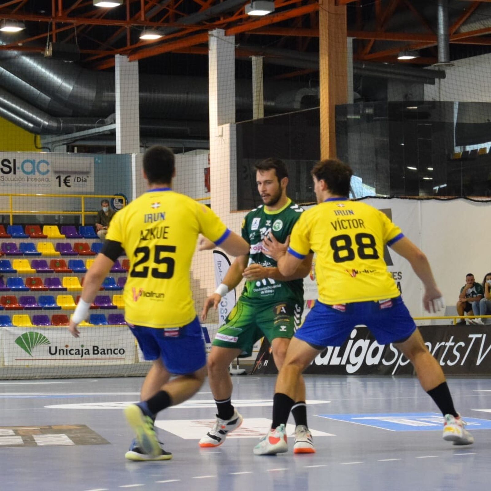 Un lance del Iberoquinoa Antequera-Bidasoa Irún.