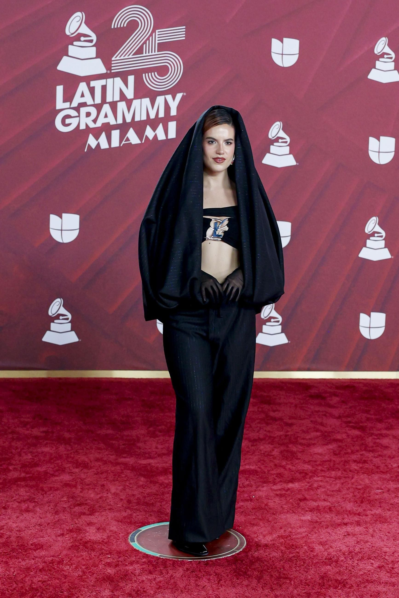 Todos los famosos, tendencias y curiosidades en la alfombra roja de la 25 edición de los Grammy Latinos