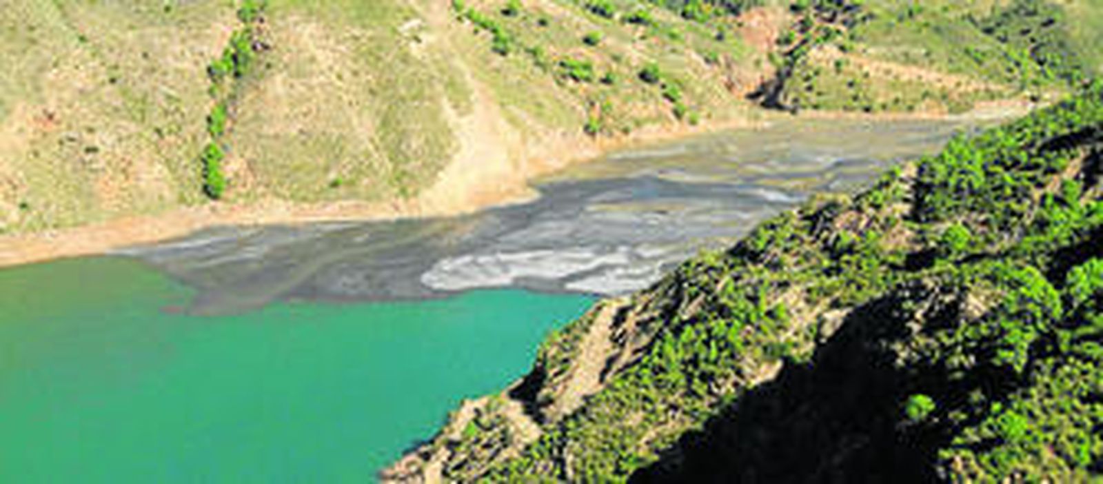 Rules se llena de piedras