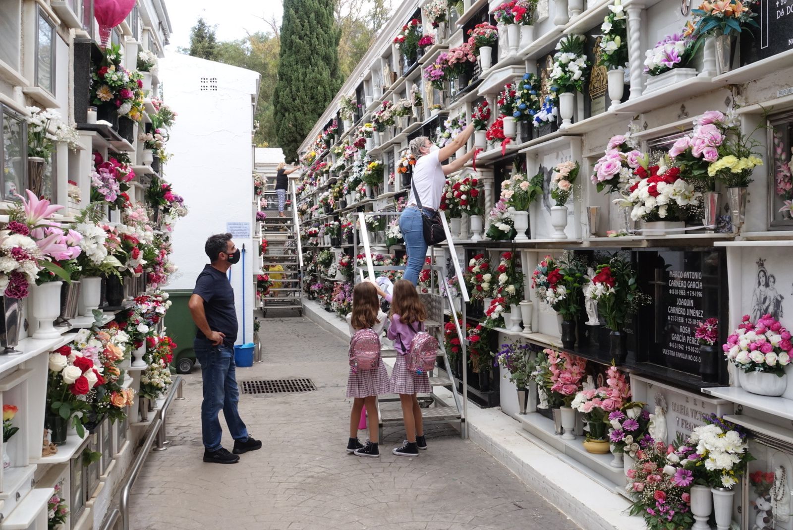 Una de las imágenes en Málaga, este lunes, Día de Todos los Santos