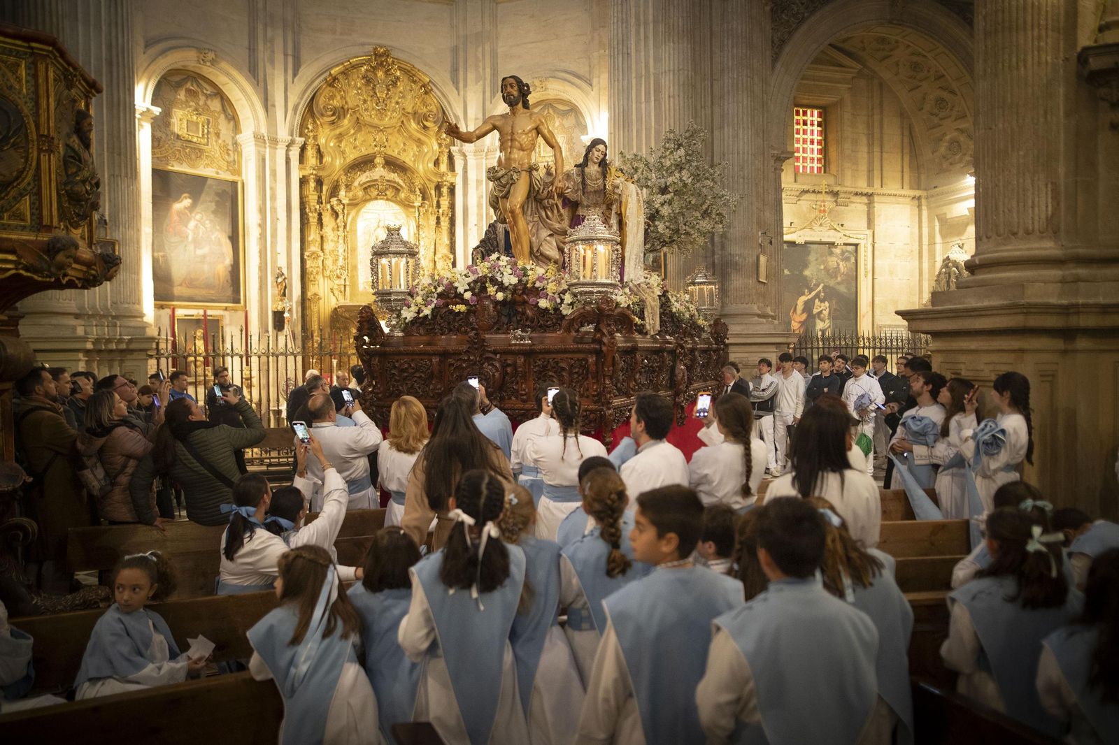 Las fotografías de la suspensión de la Estación de Penitencia de la Hermandad de Regina Mundi 2025