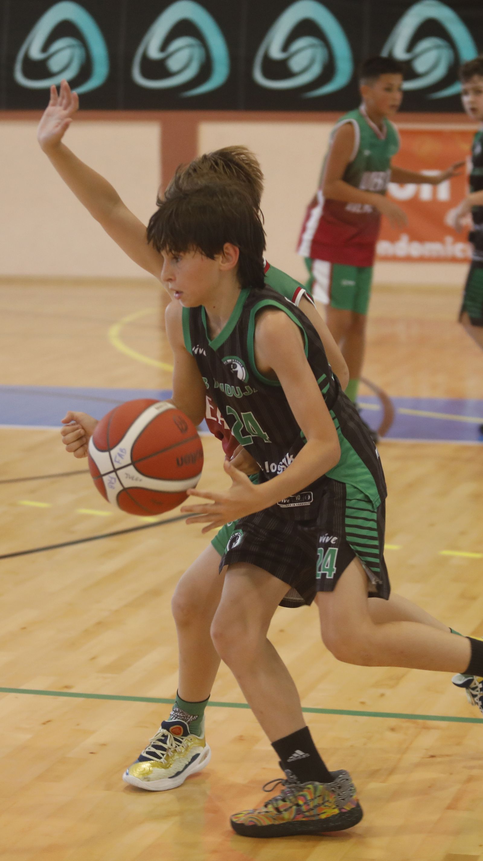 Las fotos de la primera jornada del Cadeba mini-masculino de La Línea