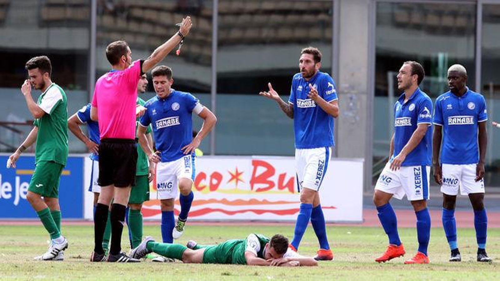El central azulino Rojas regresa a la lista después de que por lesión se haya perdido los tres últimos partidos.
