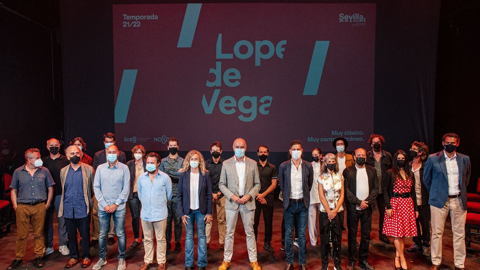 Presentación de la temporada, cuyo cartel firma Lugadero, en el Lope de Vega.