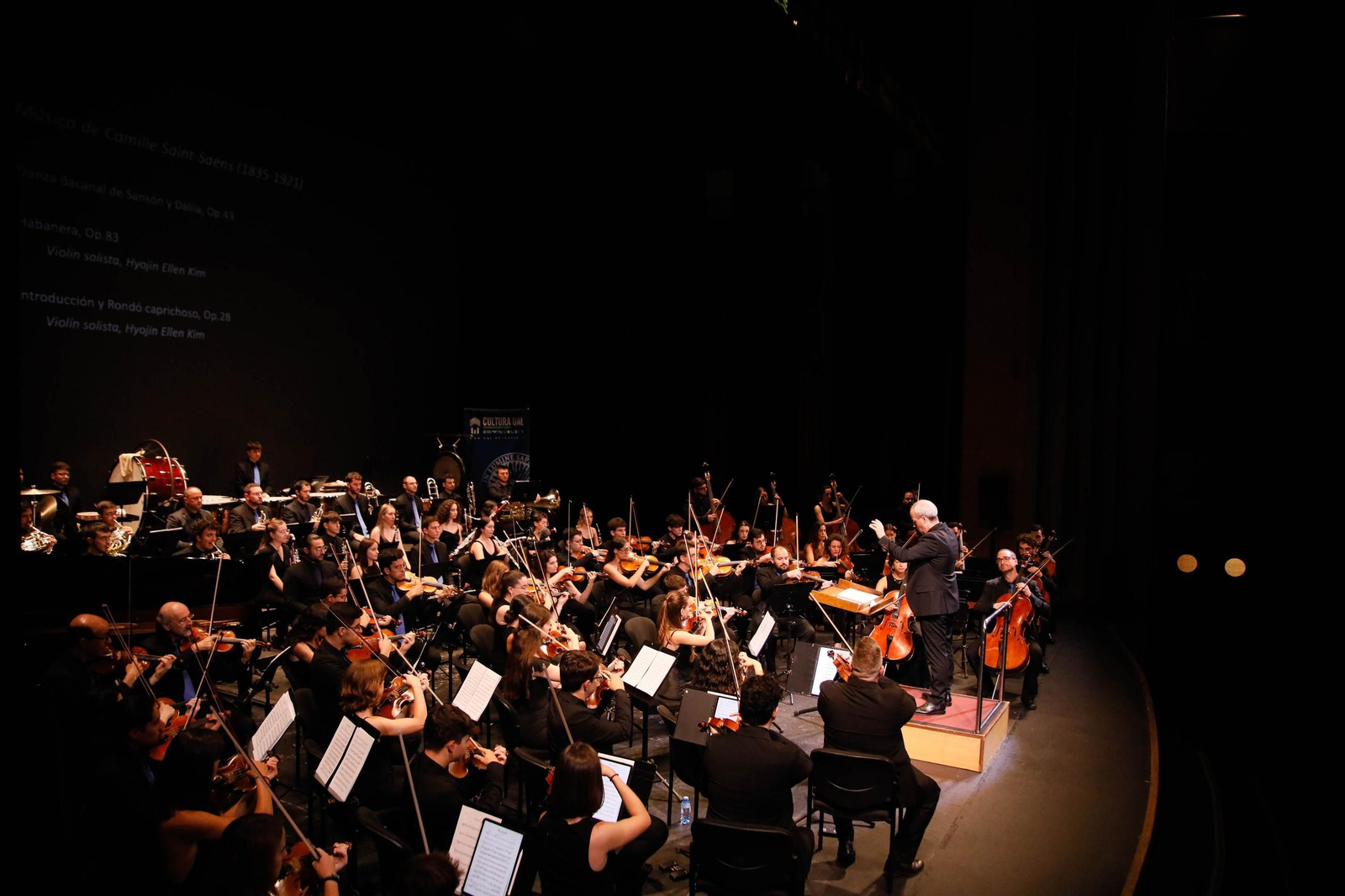 El concierto de la Orquesta de la UAL en el Auditorio Maestro Padilla, en imágenes