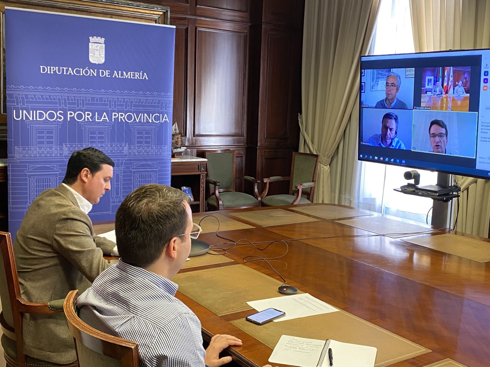 Reunión del presidente con los responsables.