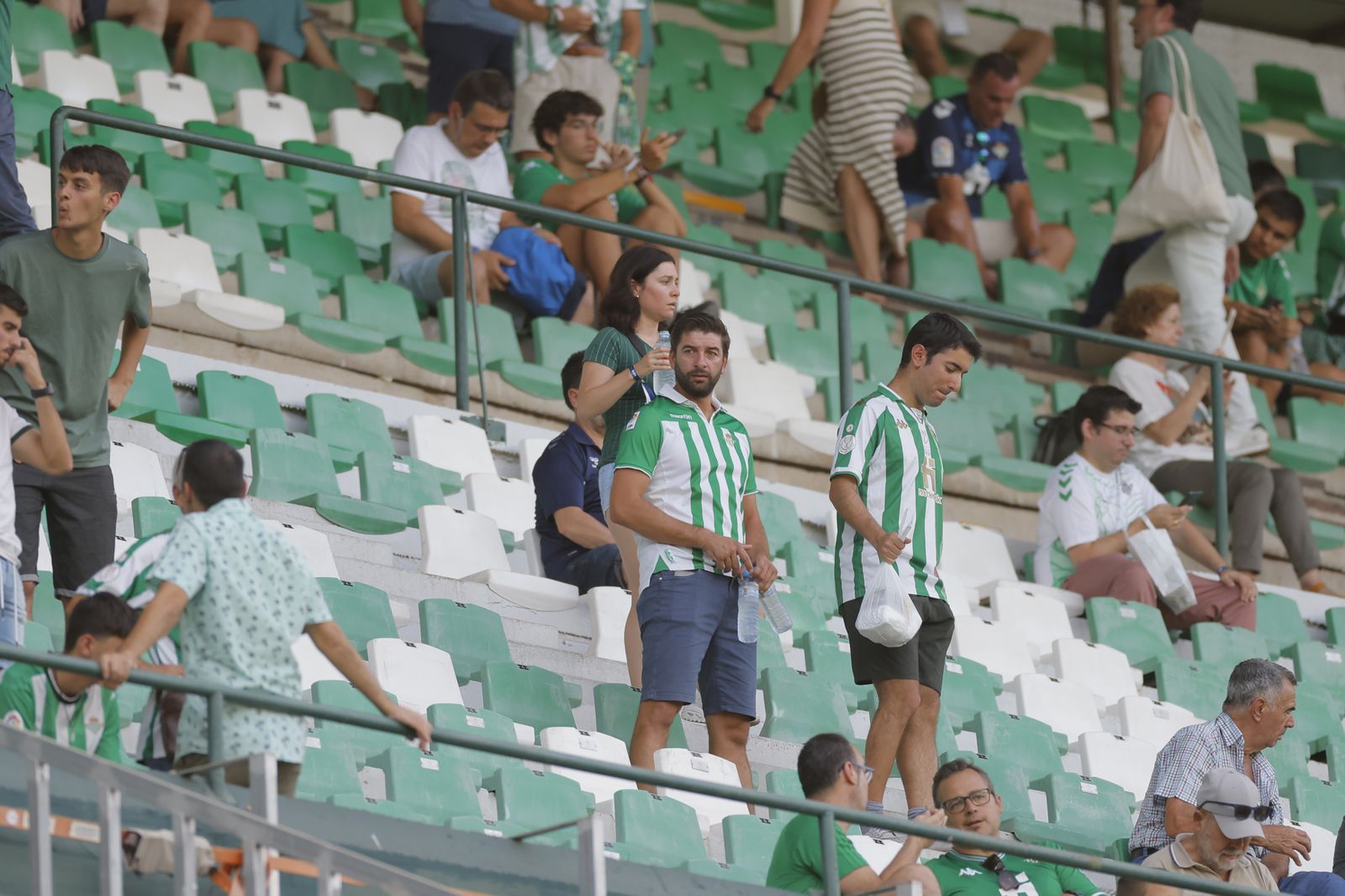 Búscate en las fotos del Betis-Atlético de Madrid