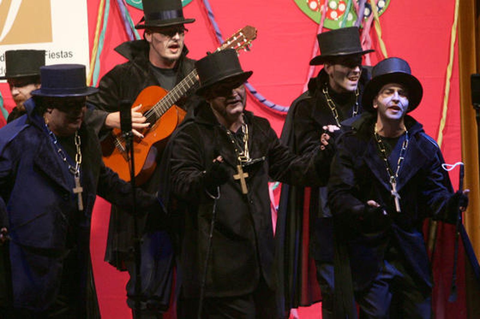 La agrupación 'El que te acompaña al otro barrio'./Fotos:J.M.Quiñones

Foto: J.M.Q.