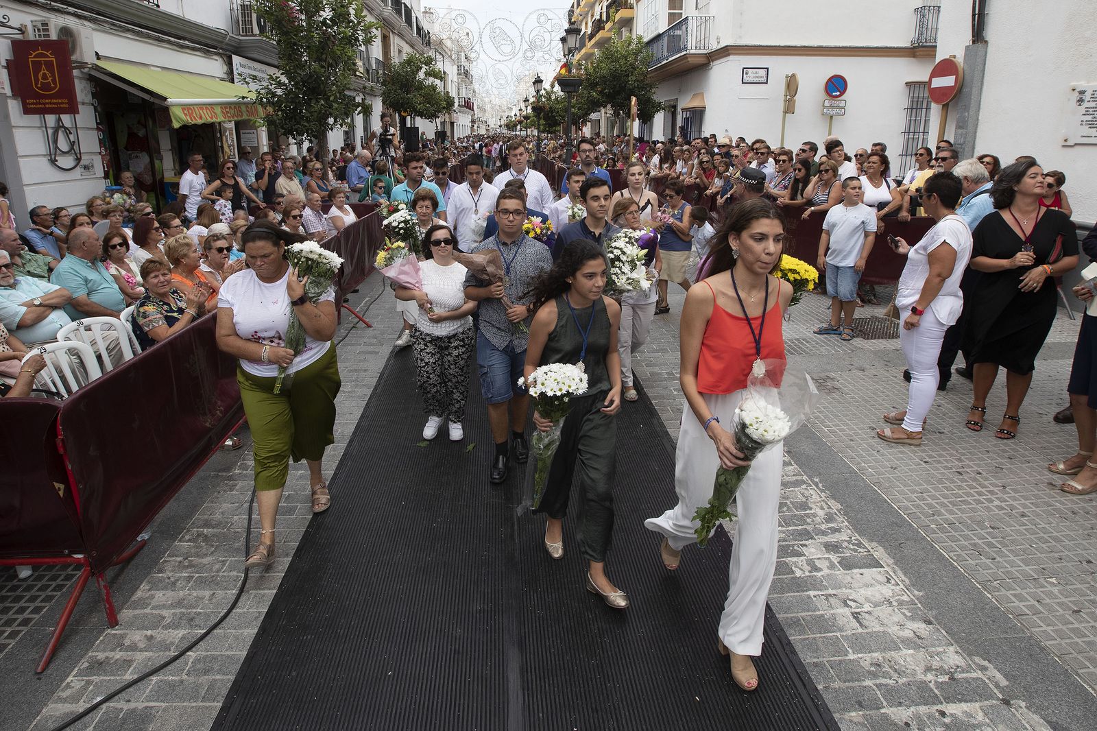 Imágenes de la ofrenda floral a la Patrona
