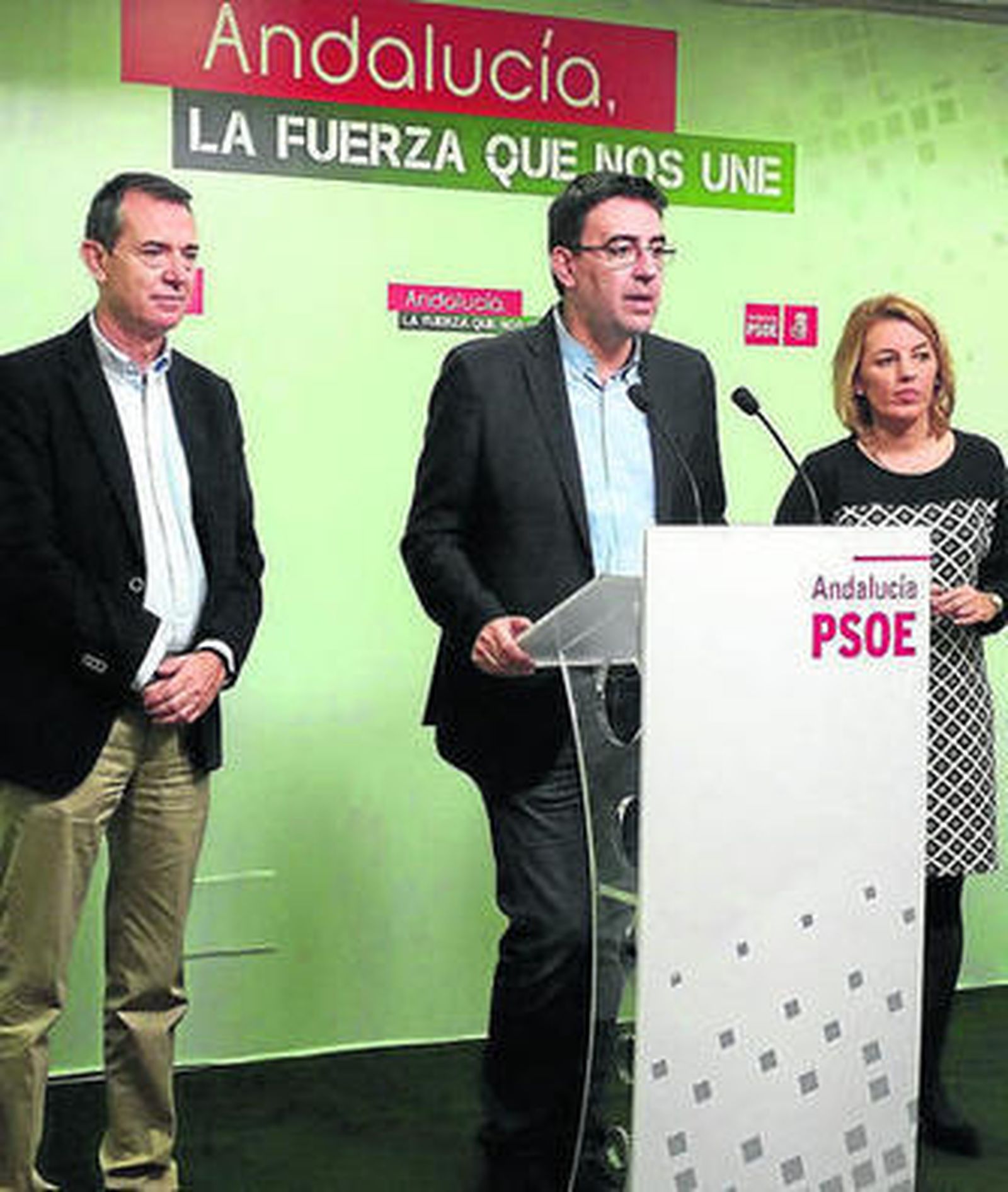 Marío Jiménez, portavoz del PSOE en el Parlament, en su visita a Almería.