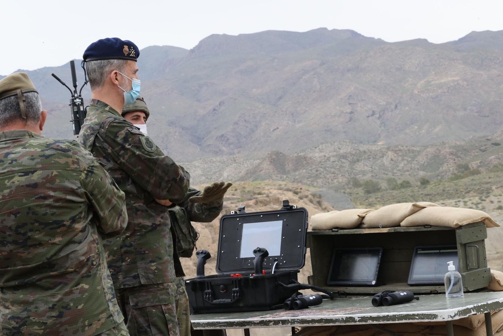 El Rey Felipe VI asiste a un ejercicio militar de la Brigada 2035 en Viator