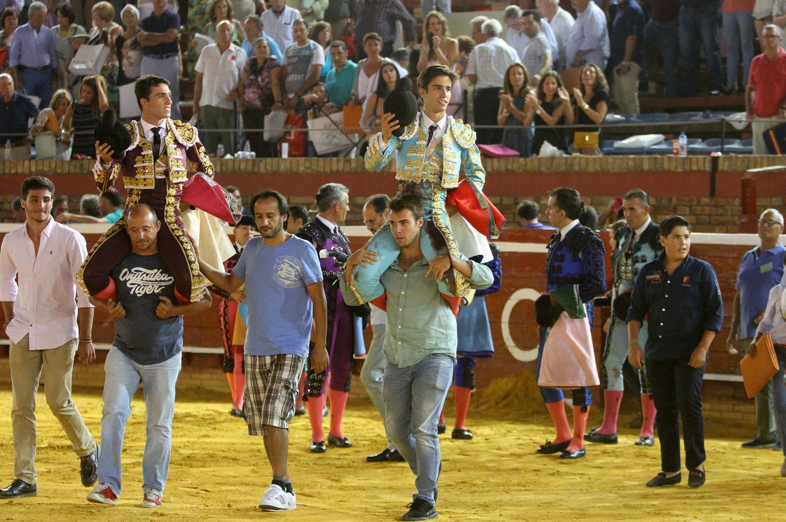 Imágenes de la Novillada de Rafael Serna, Emilio Silvera y Rodrigo Molina.