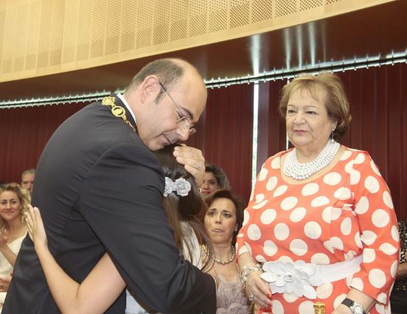Sebastián Pérez es investido como nuevo presidente de la Diputación de Granada


Foto: Mar?de la Cruz