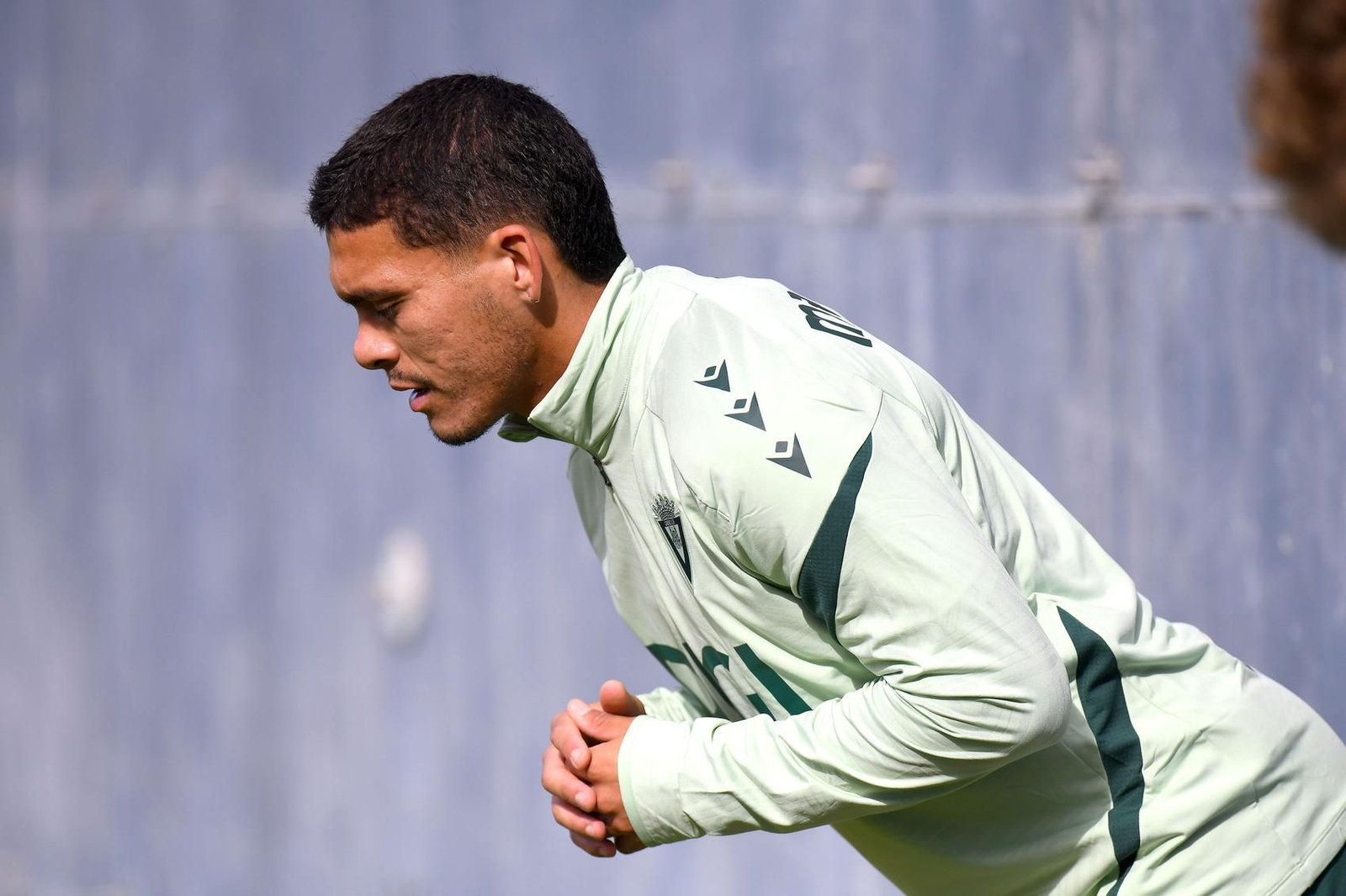 Ocampo se inclina durante un ejercicio en El Rosal.