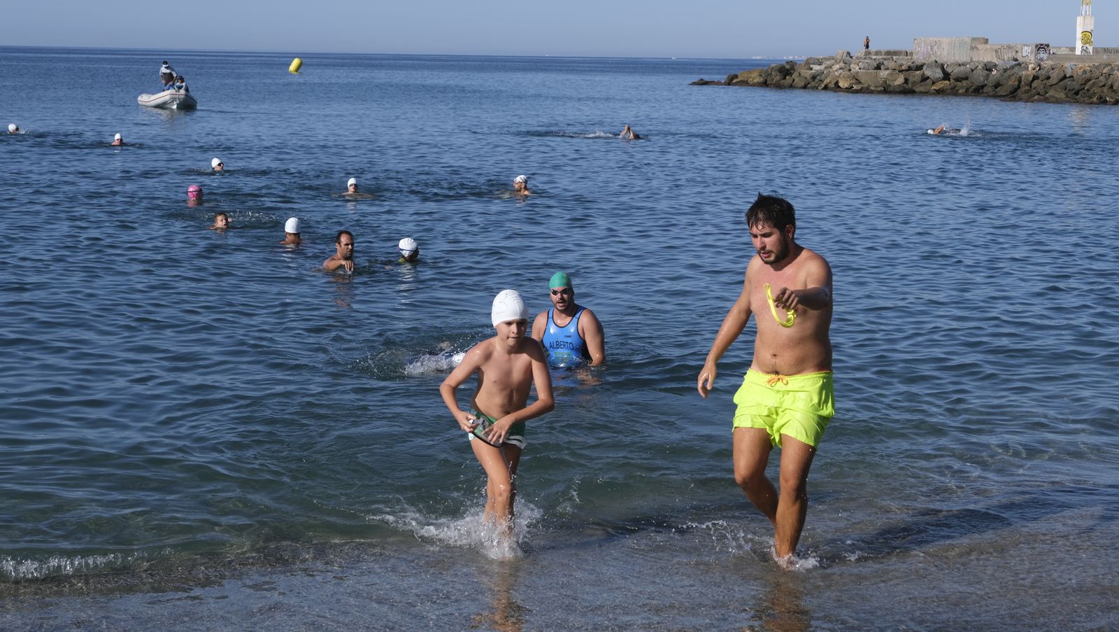 Imágenes de la travesía a nado de la Feria de Almería 2022