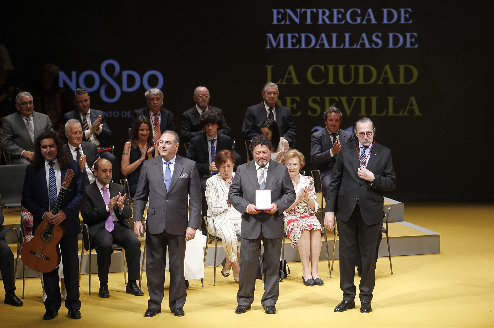 La entrega de las medallas de Sevilla, en imágenes