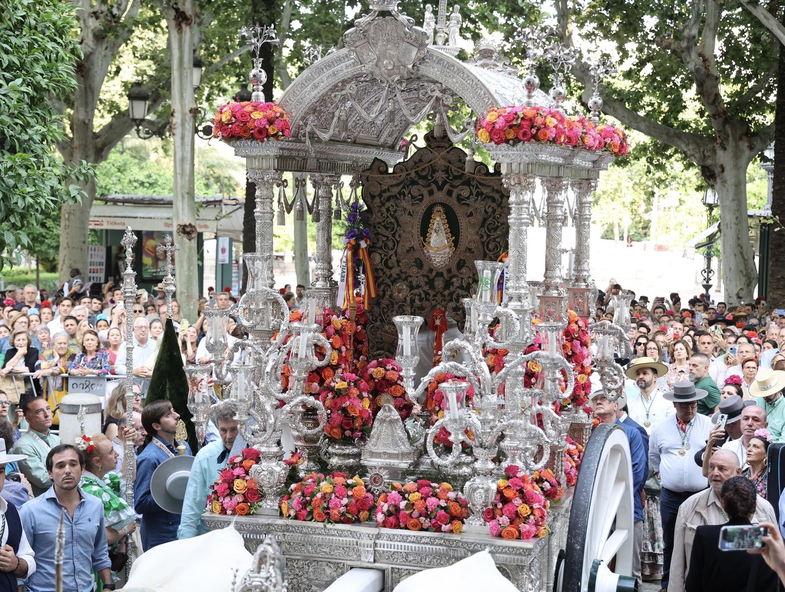 Las mejores fotos de la salida de la Hermandad de Sevilla hacia el Rocío
