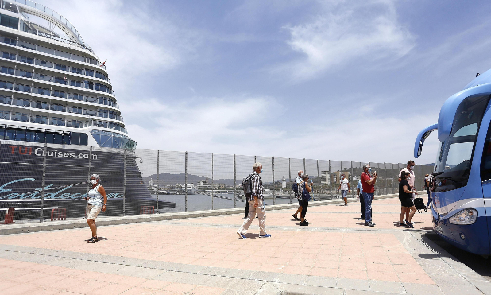 Las fotos del regreso de los cruceros al puerto de Málaga