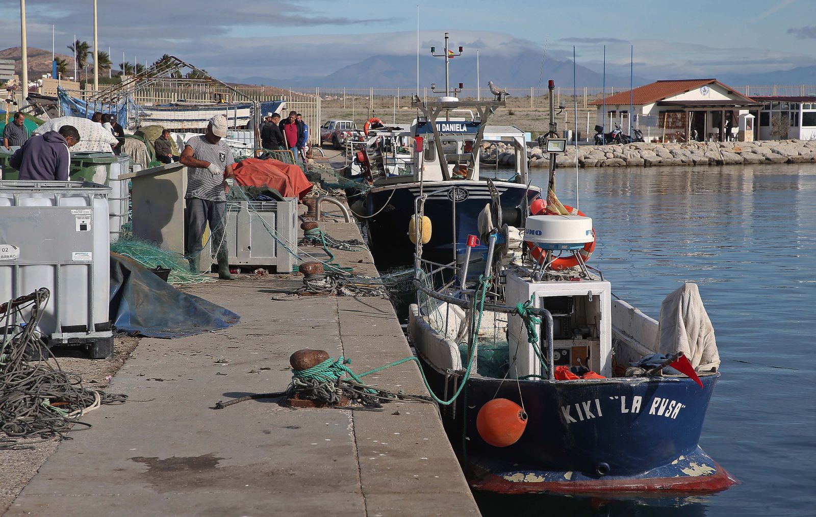 El puerto pesquero de La Línea, en imágenes