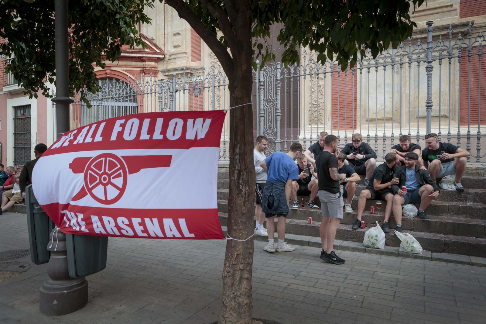 Aficionados del Arsenal en Sevilla