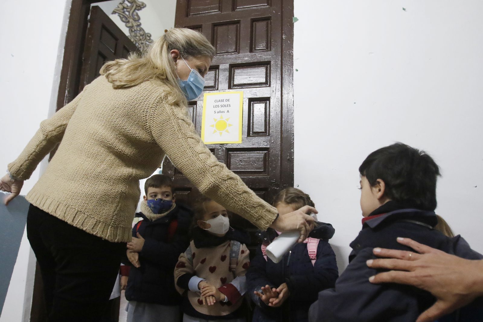 Las imágenes de la vuelta al colegio en Córdoba tras las vacaciones de Navidad