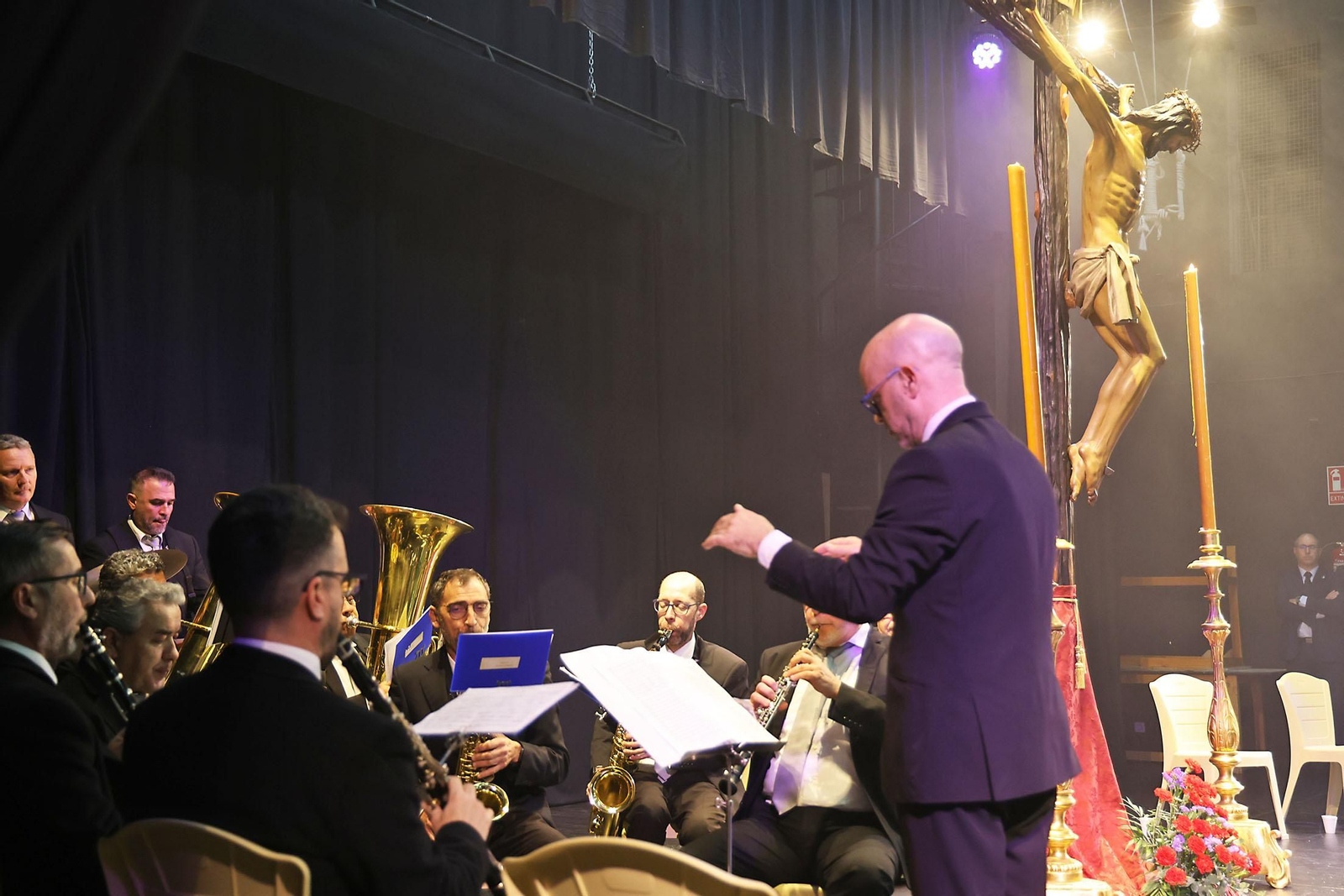Las mejores imágenes del traslado del Cristo de la Pasión al Centro Penitenciario de Huelva