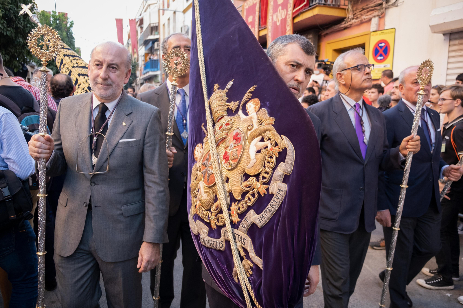 La procesión extraordinaria de la Virgen de los Dolores del Cerro del Águila, en imágenes