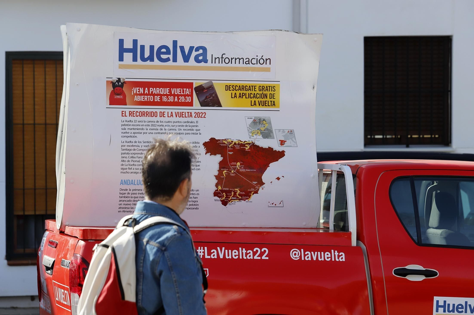 Imágenes de la Vuelta Ciclista a España en su salida desde Aracena en la 17ª etapa