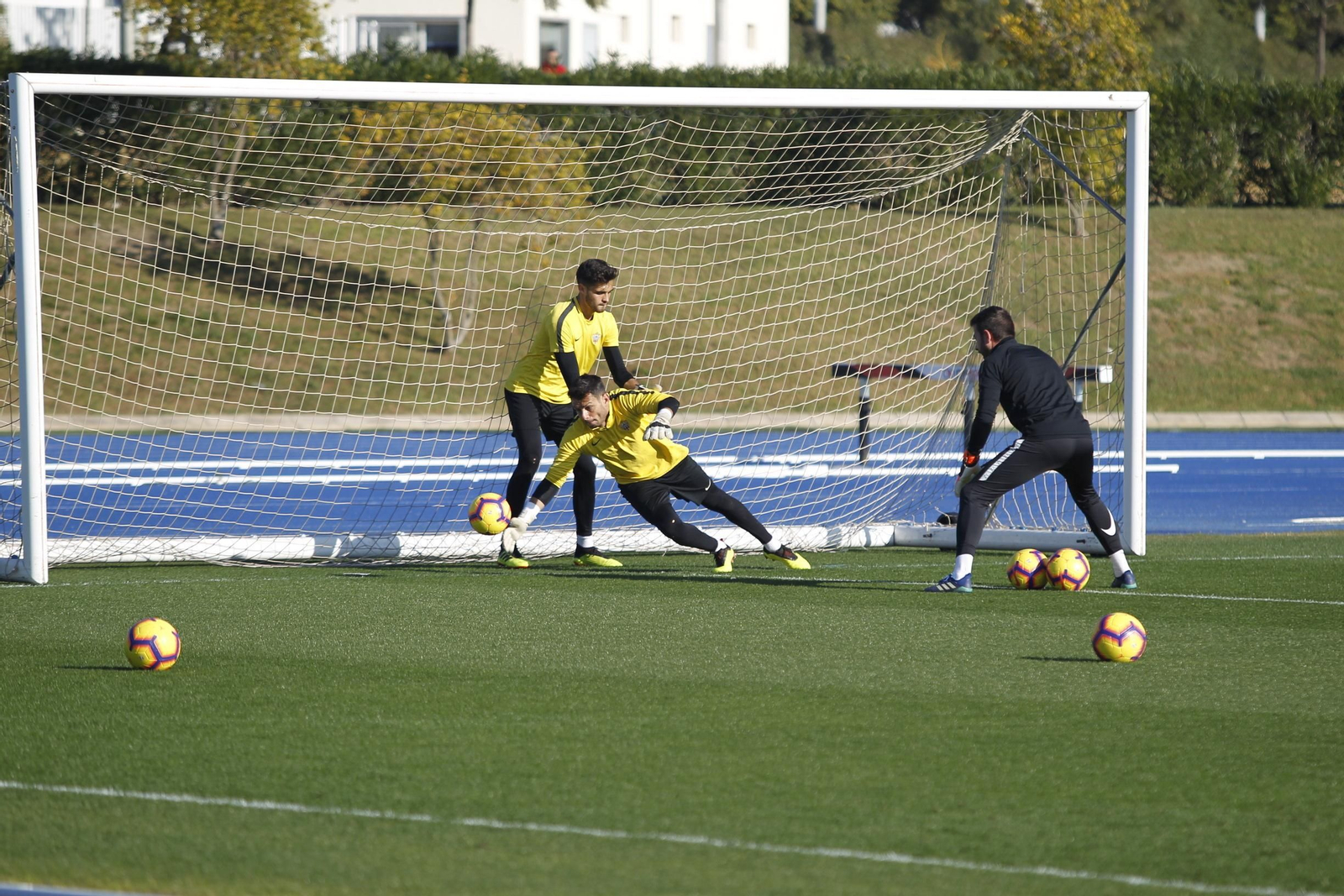 René en un entrenamiento con el preparador de porteros, Ricardo Molina