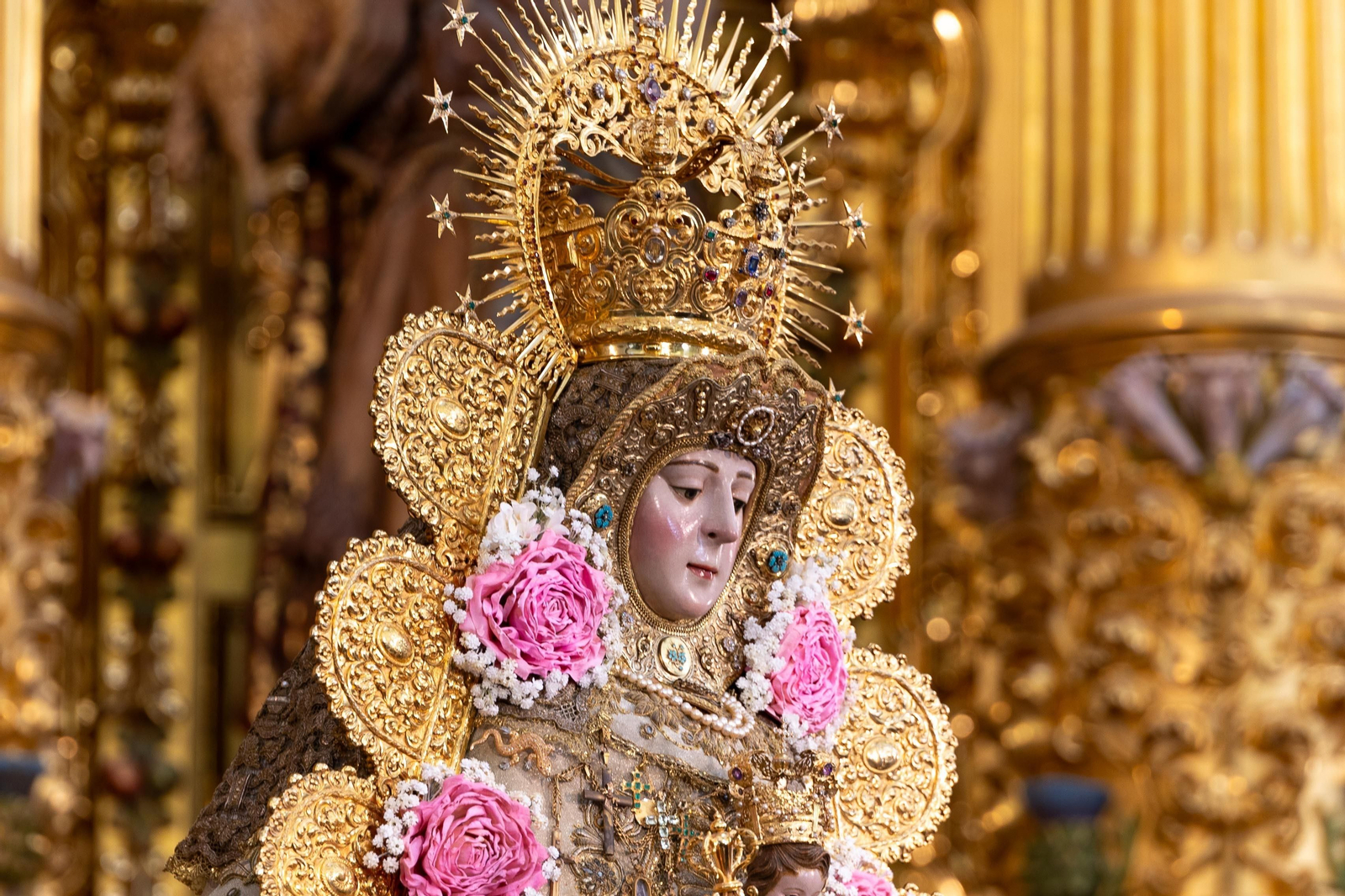 La Virgen del Rocío vuelve al culto tras su restauración