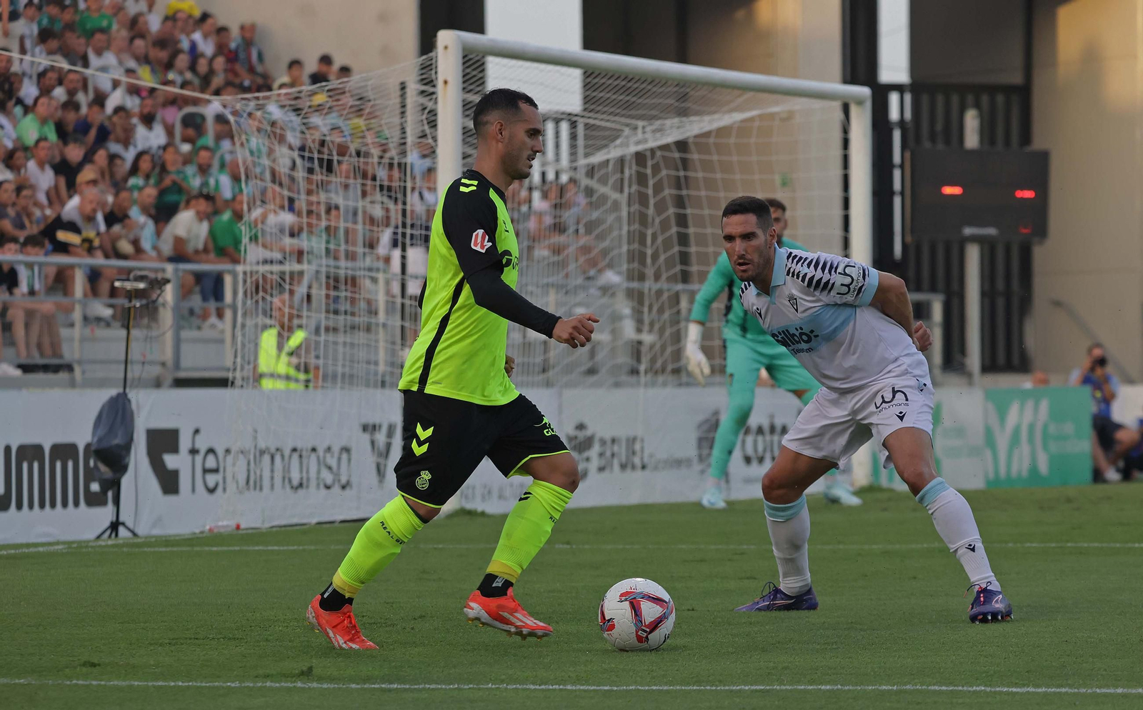 Las mejores fotos del Real Betis - Cádiz CF celebrado en el Ciudad de La Línea