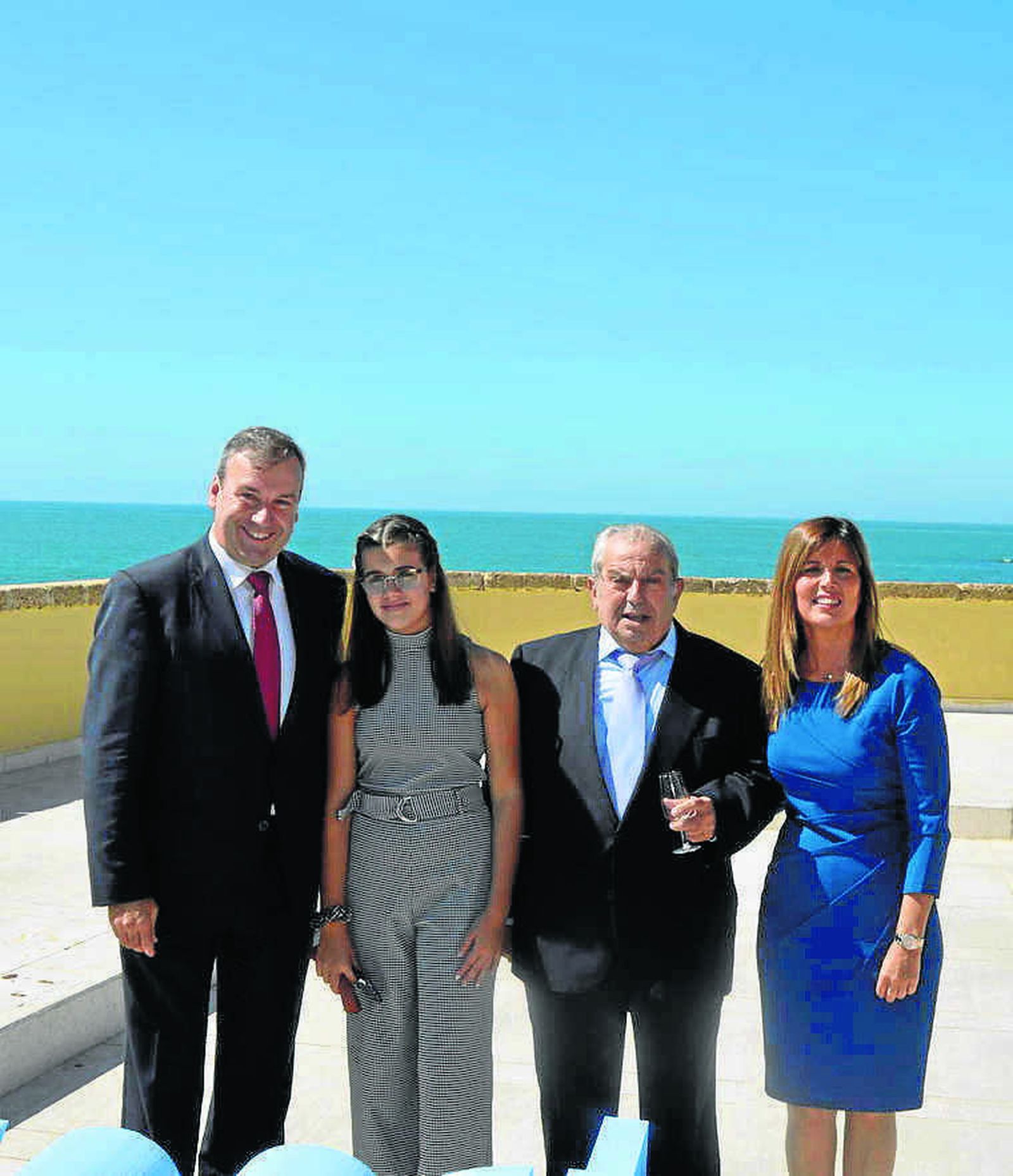 El presidente de Bayport, Rafael Fernández Bernal, con Marta Fernández Govantes, Rafael Fernández Vega y Mariam Govantes.