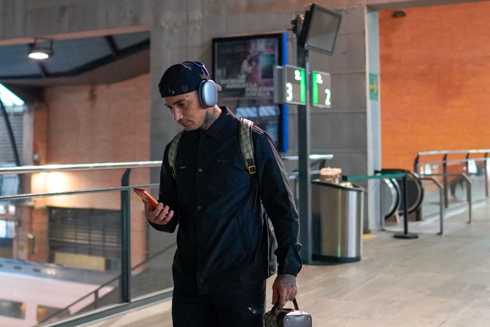 Las fotos de la salida del Betis de Santa Justa a Madrid para el partido en el Bernabéu