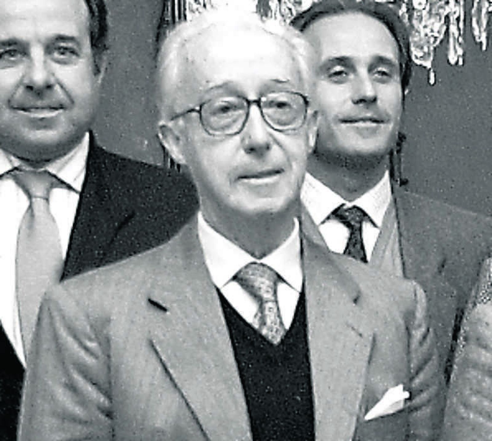 Lorenzo Díez Lacave en la entrega de sus archivos al Ayuntamiento en 2005.