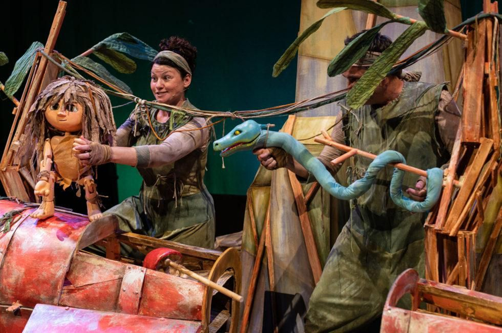 En 'Yo, Tarzán', nada es lo que parece: es la historia de una niña que crecerá pensando que es una gorila más.