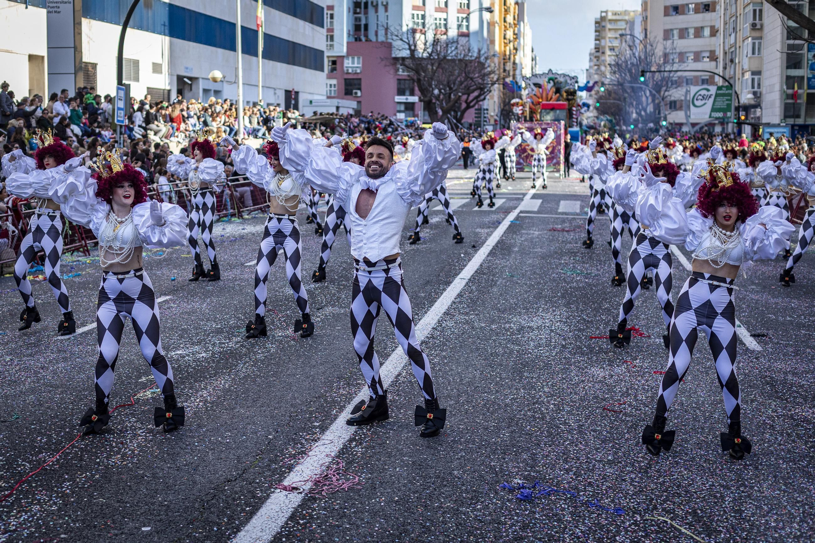 Búscate entre las mejores imágenes de la Cabalgata Magna