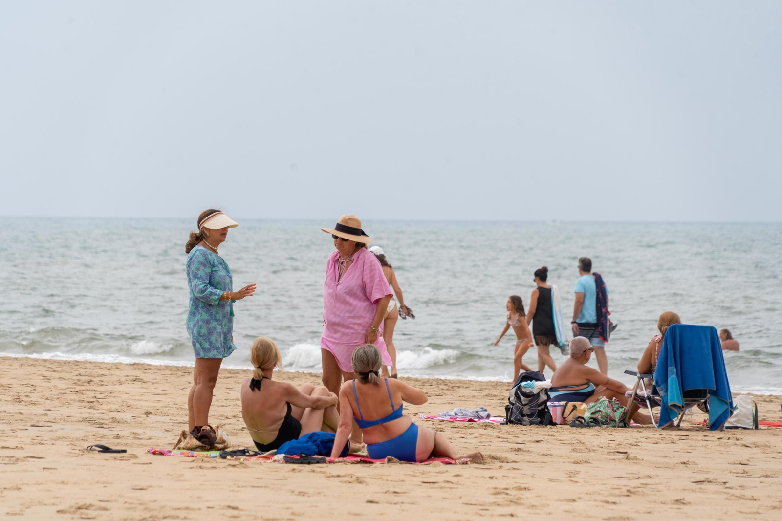 La mañana nublada en las playas de El Portíl