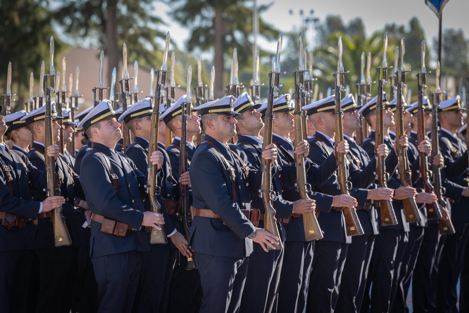 Las imágenes de la visita del Rey Felipe VI a la Escuela de Suboficiales de la Armada en San Fernando