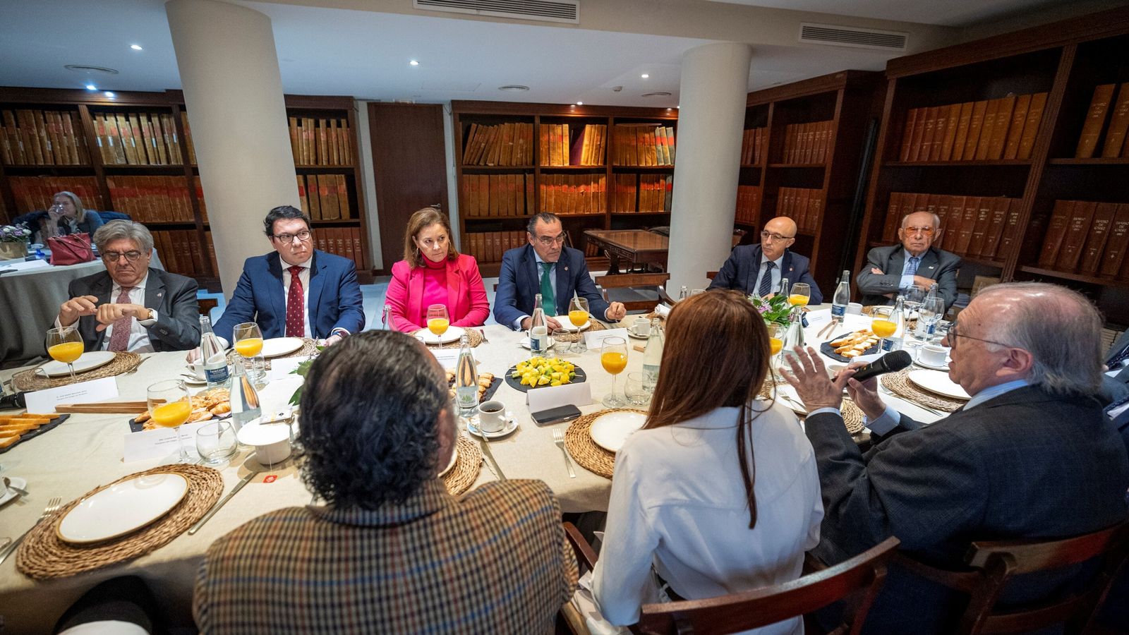 Un momento de la intervención del presidente de los graduados sociales.