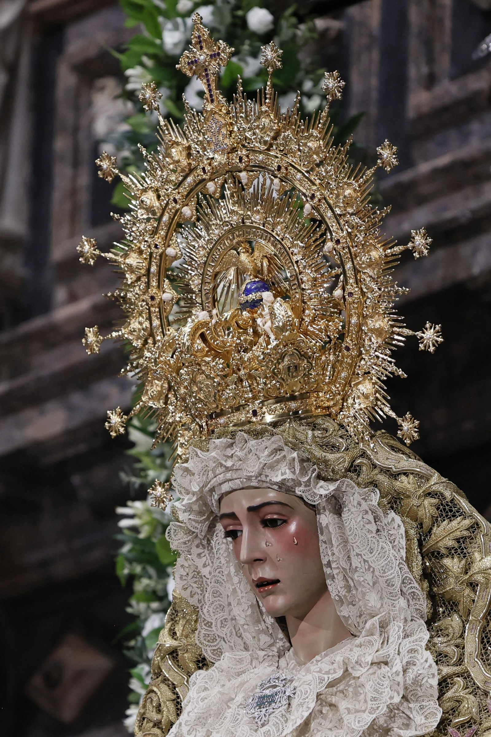 La coronación de la Virgen del Rocío en imágenes