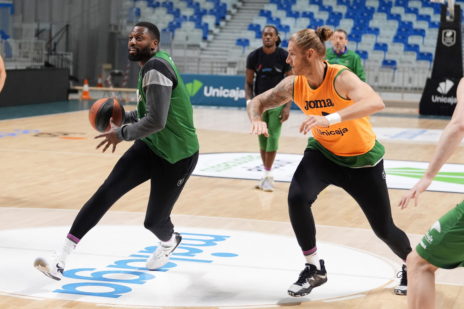 El Unicaja contacta con el Carpena diez días después