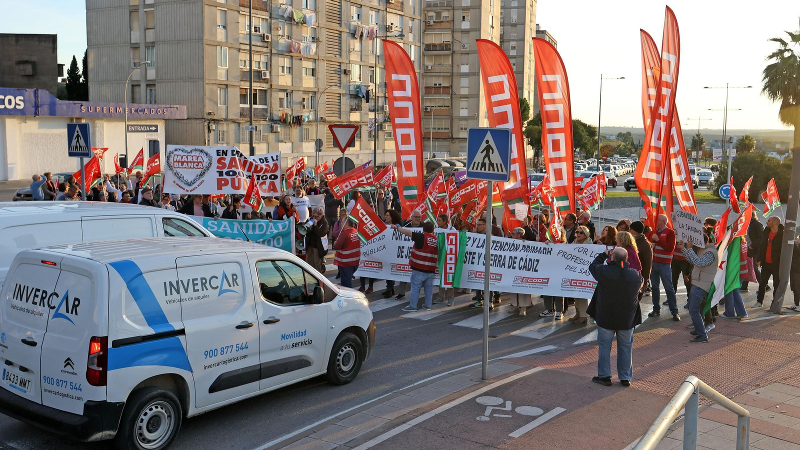Concentración por la sanidad pública y la atención primaria en el Hospital de Jerez