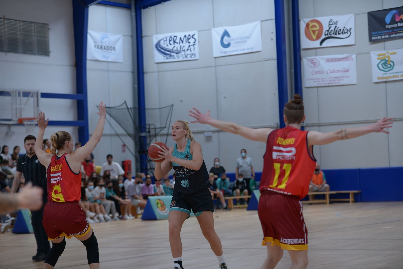 Un lance del partido de ida en el Pineda.