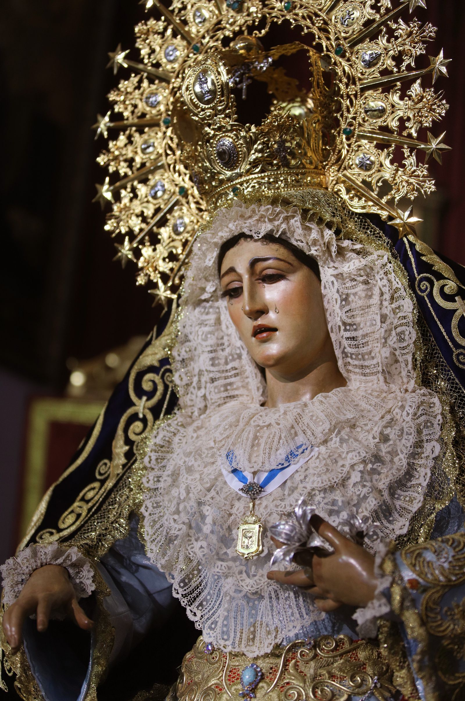 Imágenes del besamanos a María Santísima de la Amargura