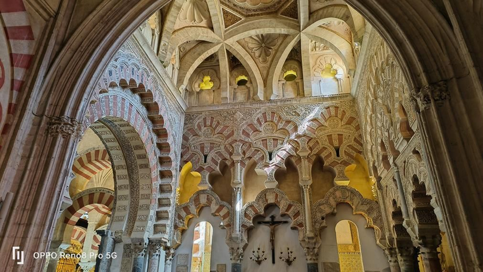 Foto de la Mezquita-Catedral de Córdoba tomada con el Oppo Reno 8 Pro